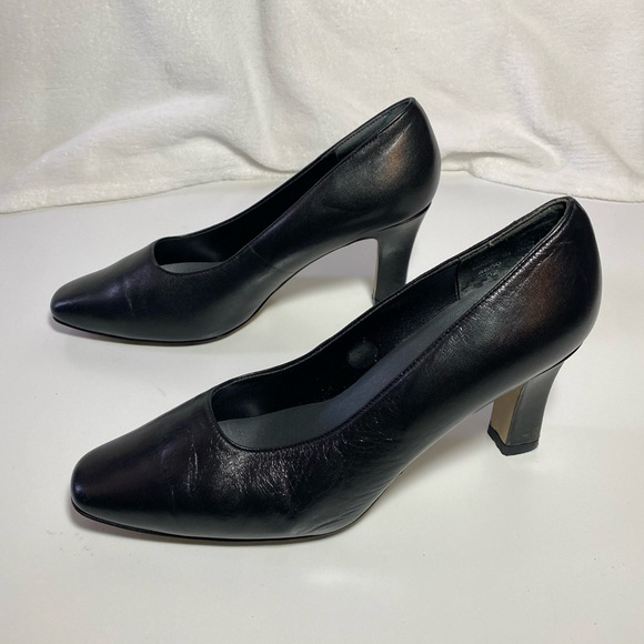 Parade Black High Heel Slip-on Pumps - Picture 4 of 7